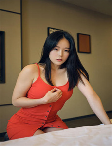 舔脚-www.henhenlu.com